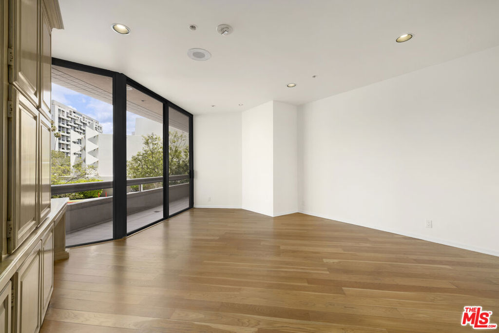 10430 Wilshire Boulevard 202 Property Photo 11