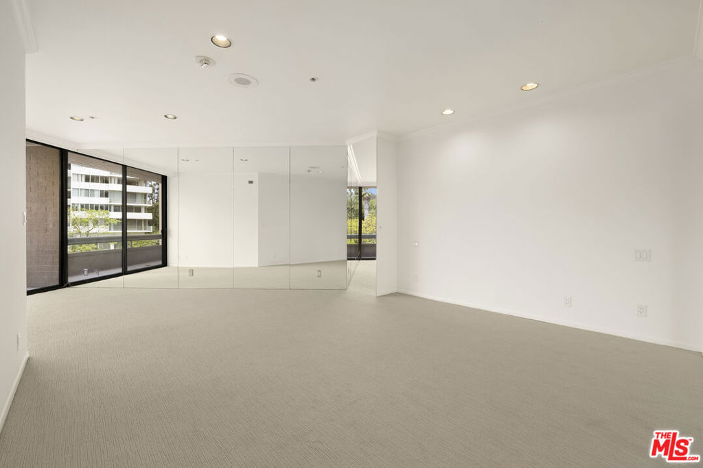10430 Wilshire Boulevard 202 Property Photo 13