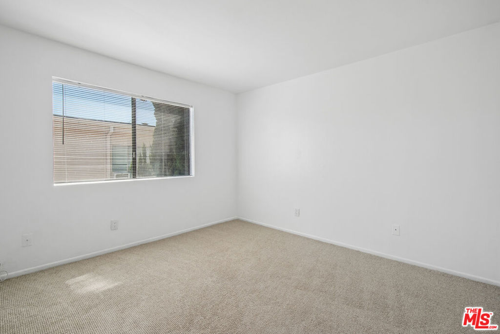 11924 Mayfield Avenue 5 Property Photo 11