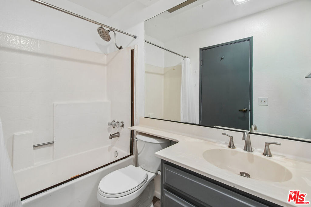11924 Mayfield Avenue 5 Property Photo 14