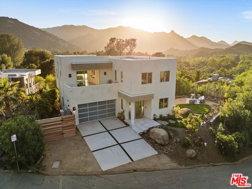 25638 Monte Nido Drive Property Photo 1