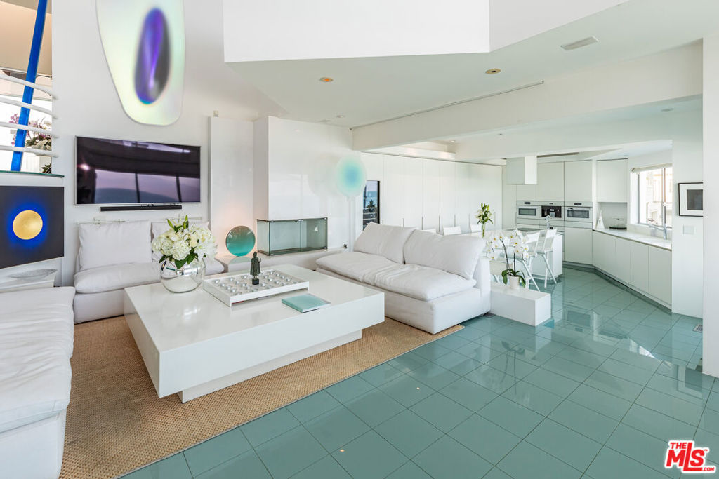 21016 Pacific Coast Highway Property Photo 6