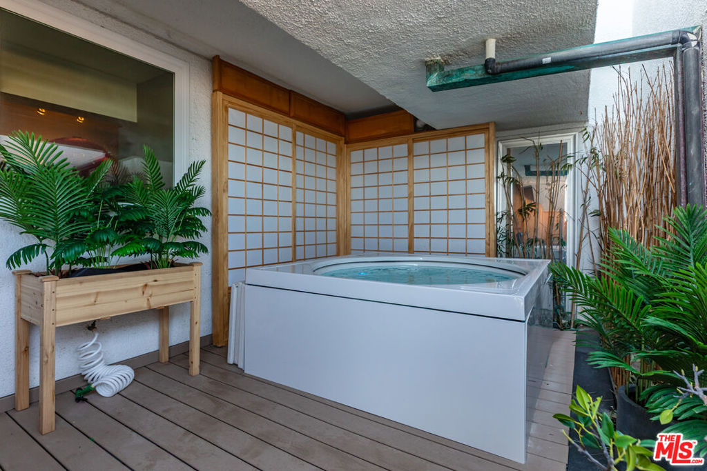 21016 Pacific Coast Highway Property Photo 19