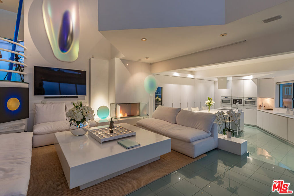 21016 Pacific Coast Highway Property Photo 32