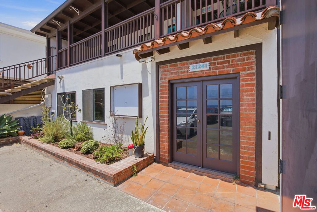 21235 Pacific Coast Highway 21241 Property Photo 5