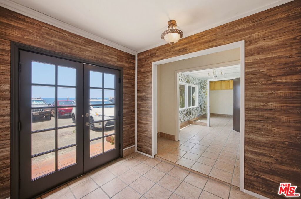 21235 Pacific Coast Highway 21241 Property Photo 7