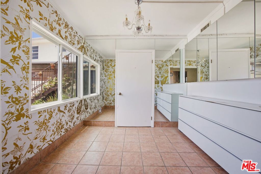 21235 Pacific Coast Highway 21241 Property Photo 10