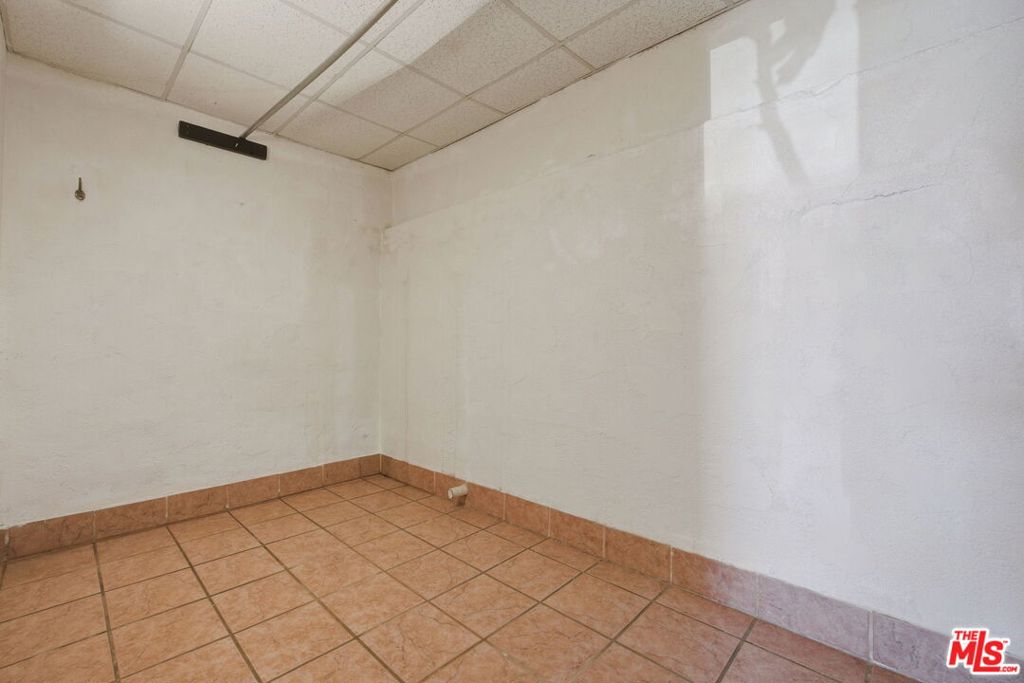 21235 Pacific Coast Highway 21241 Property Photo 17