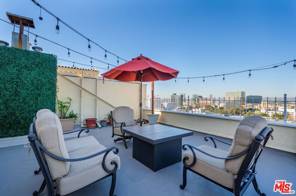 2430 Ocean View Avenue Property Photo 9