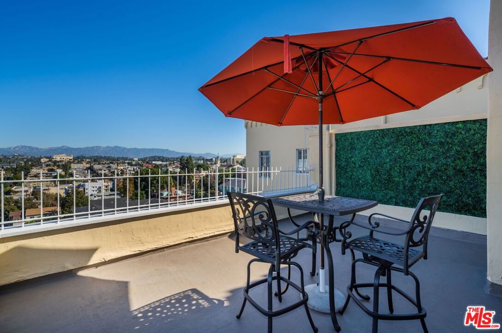2430 Ocean View Avenue Property Photo 13