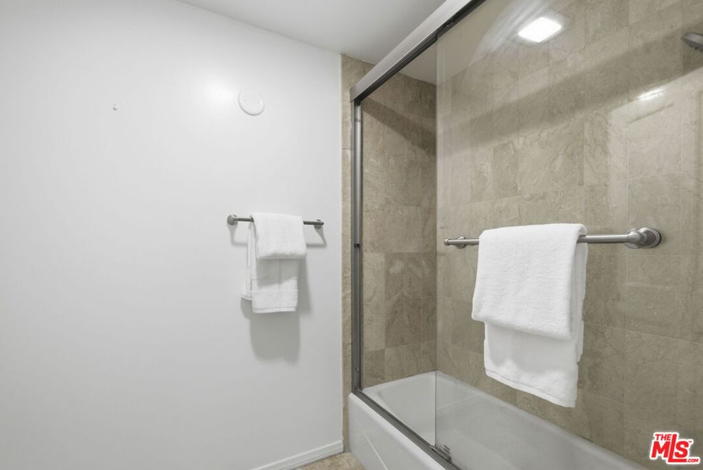 120 S Crescent Drive 104 Property Photo 30