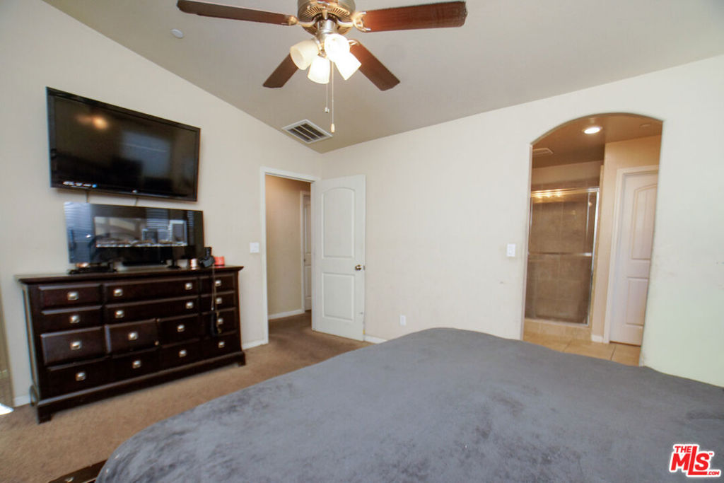 6014 Samuelson Street Property Photo 10