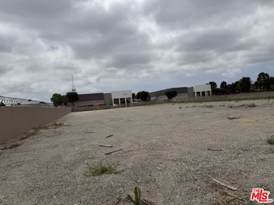 2320 Latigo Avenue Property Photo 6