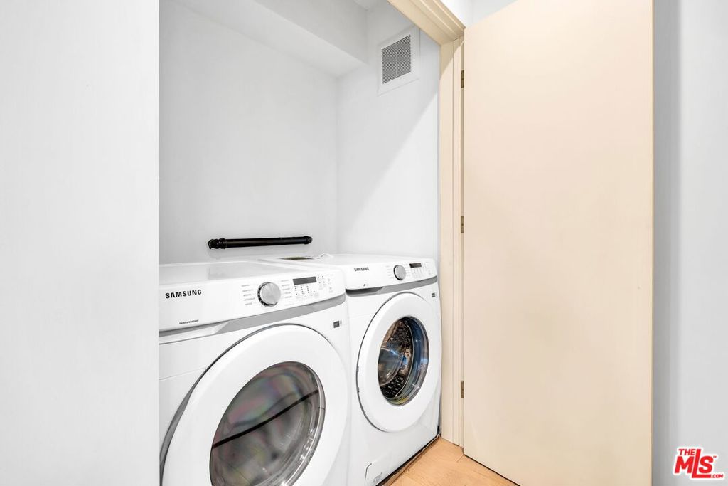 611 Broadway Street Property Photo 15