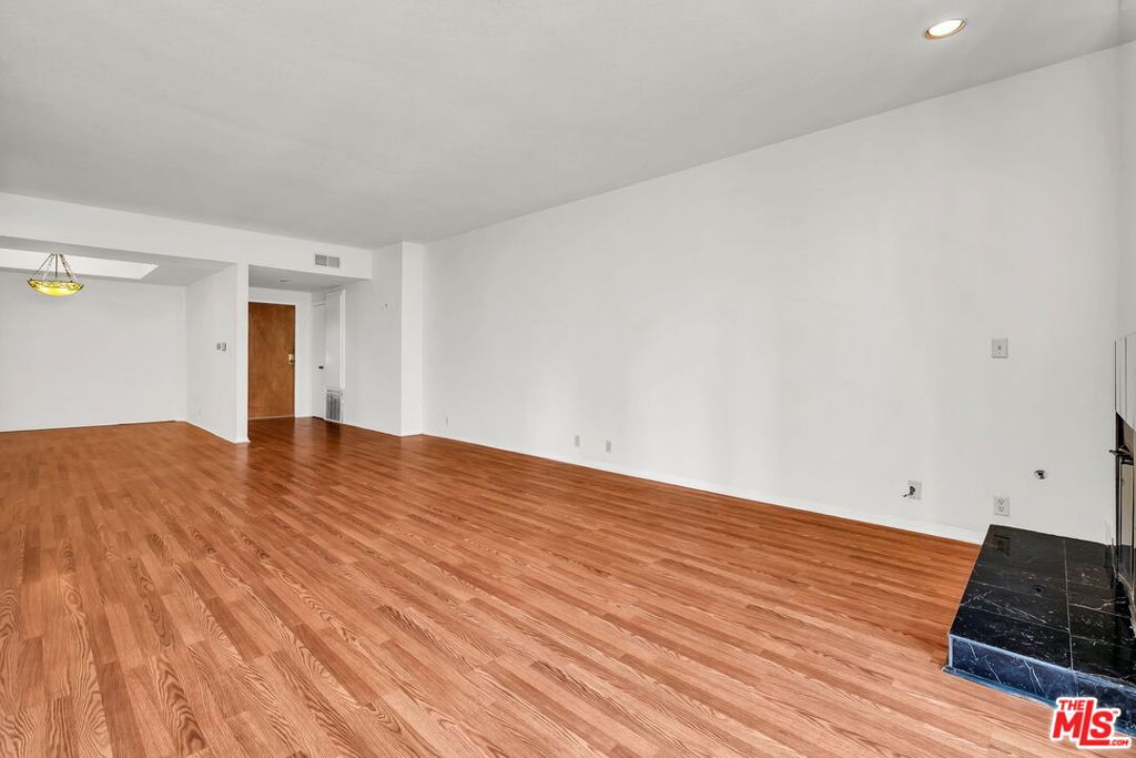 1164 Wellesley Avenue 204 Property Photo 12