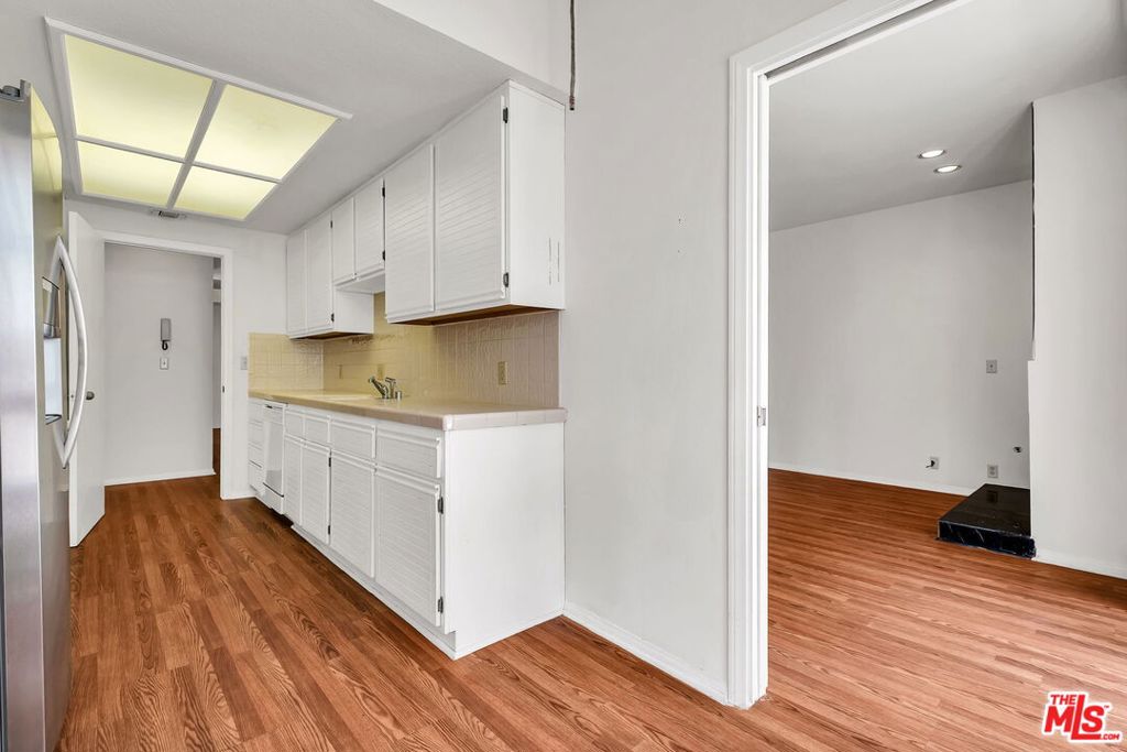 1164 Wellesley Avenue 204 Property Photo 16