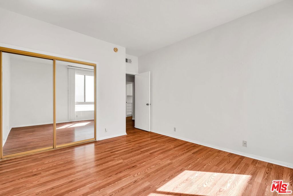 1164 Wellesley Avenue 204 Property Photo 24