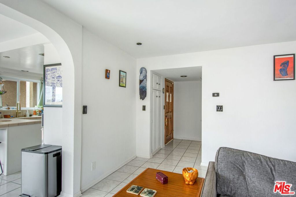 1440 W 9th Street 2 Property Photo 10