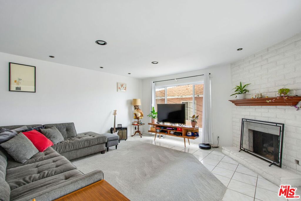 1440 W 9th Street 2 Property Photo 14