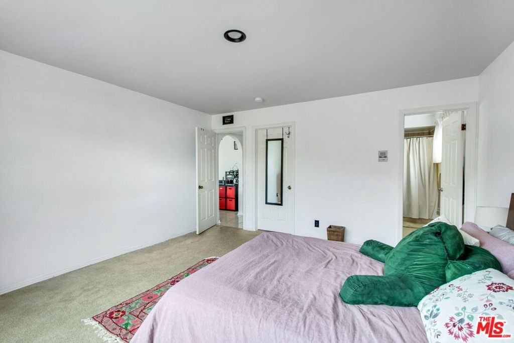 1440 W 9th Street 2 Property Photo 23