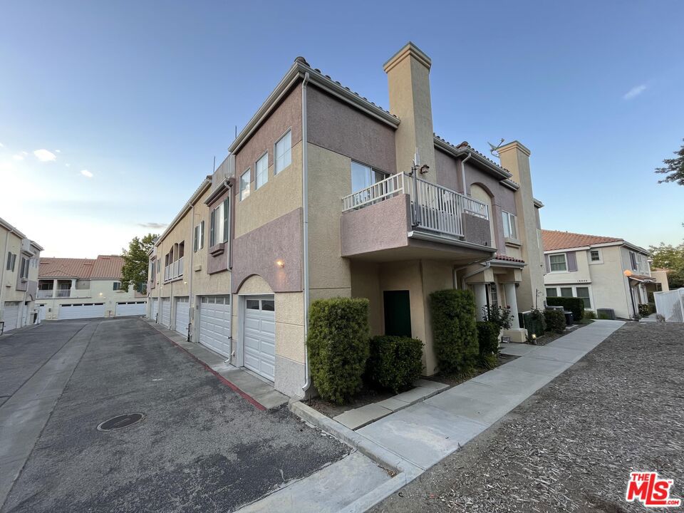 18102 Flynn Drive 4601 Property Photo 2