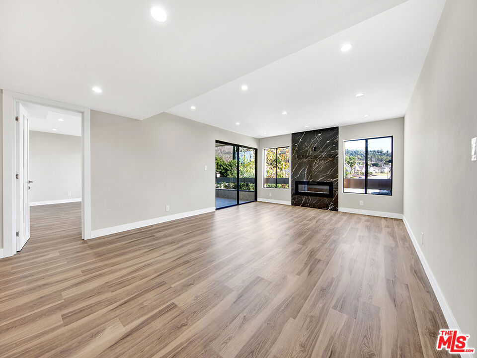 1325 Valley View Road 201 Property Photo 4
