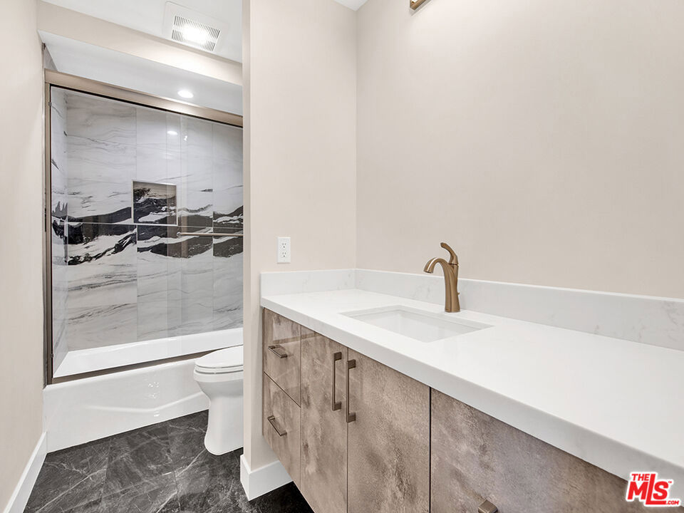 1325 Valley View Road 201 Property Photo 11