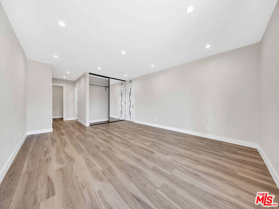 1325 Valley View Road 201 Property Photo 17