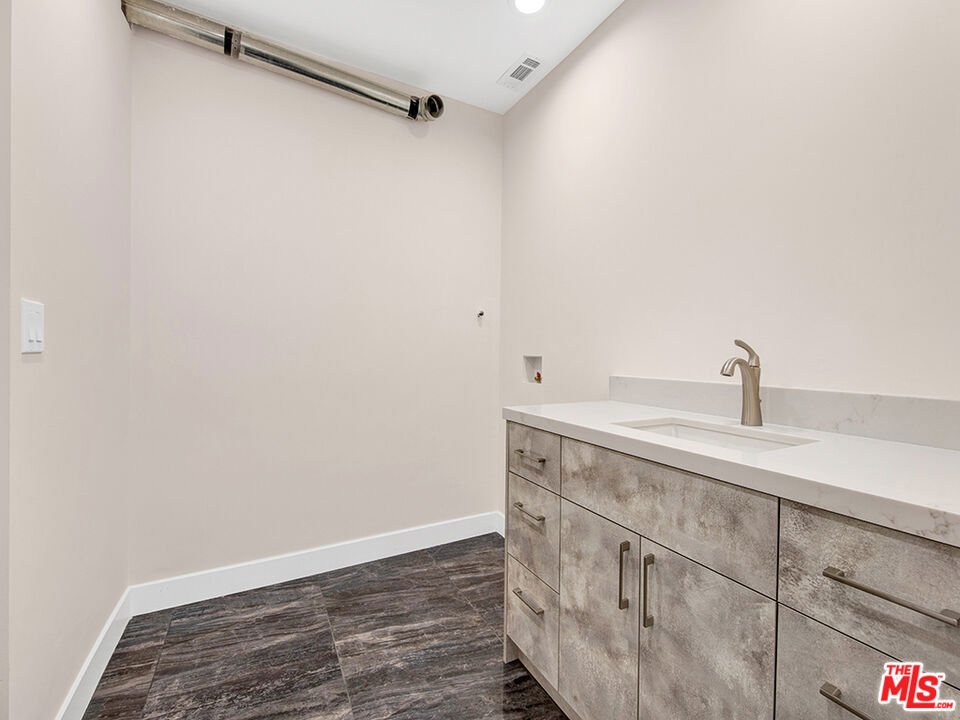 1325 Valley View Road 201 Property Photo 20
