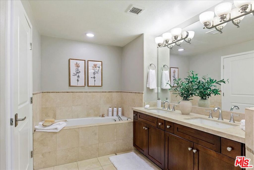 11115 Acama Street 107 Property Photo 22