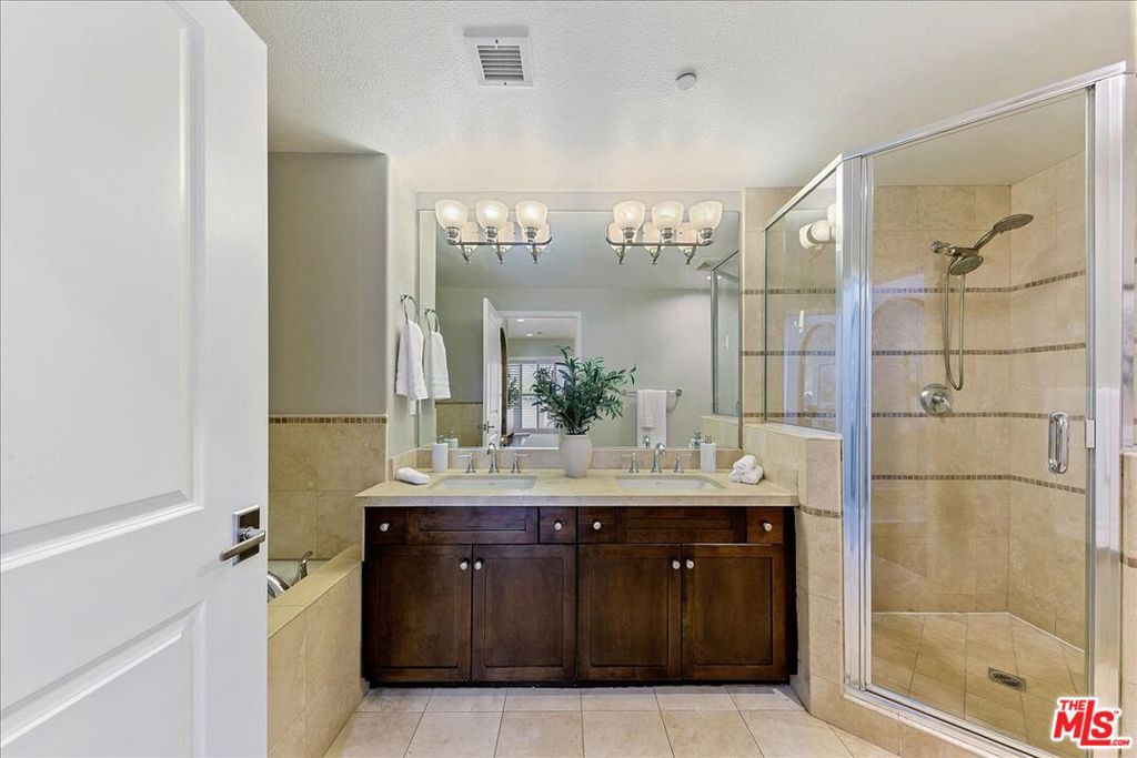 11115 Acama Street 107 Property Photo 25