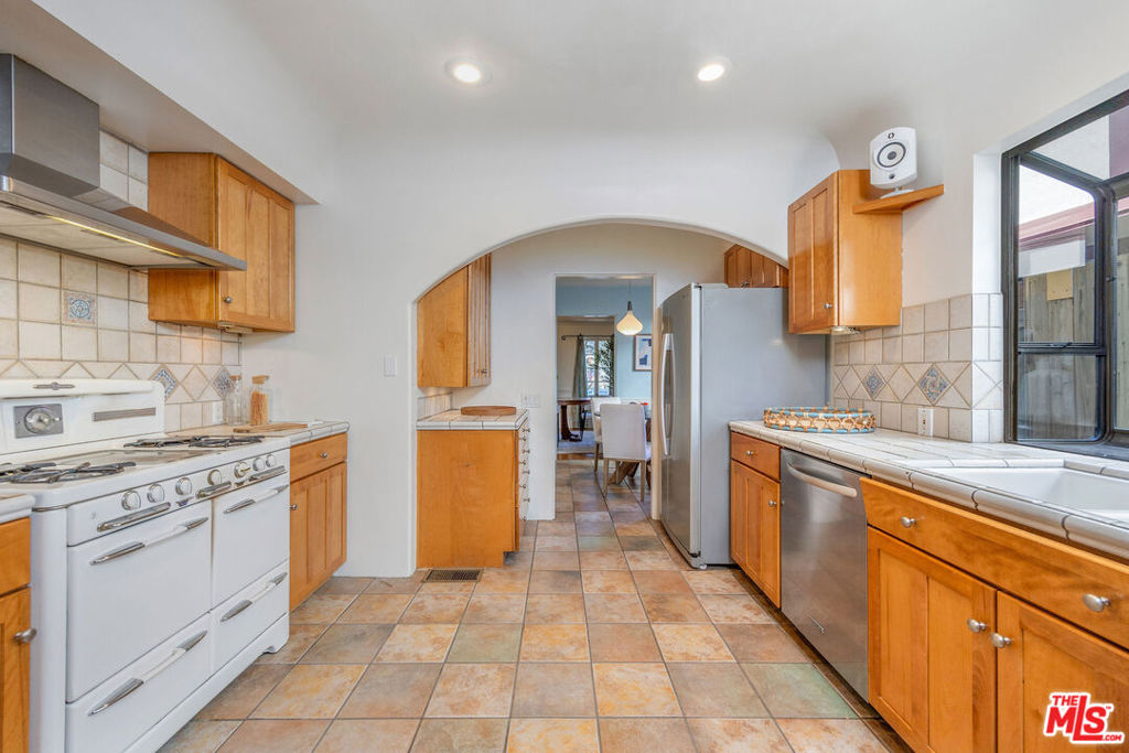 6501 Whitworth Drive Property Photo 12