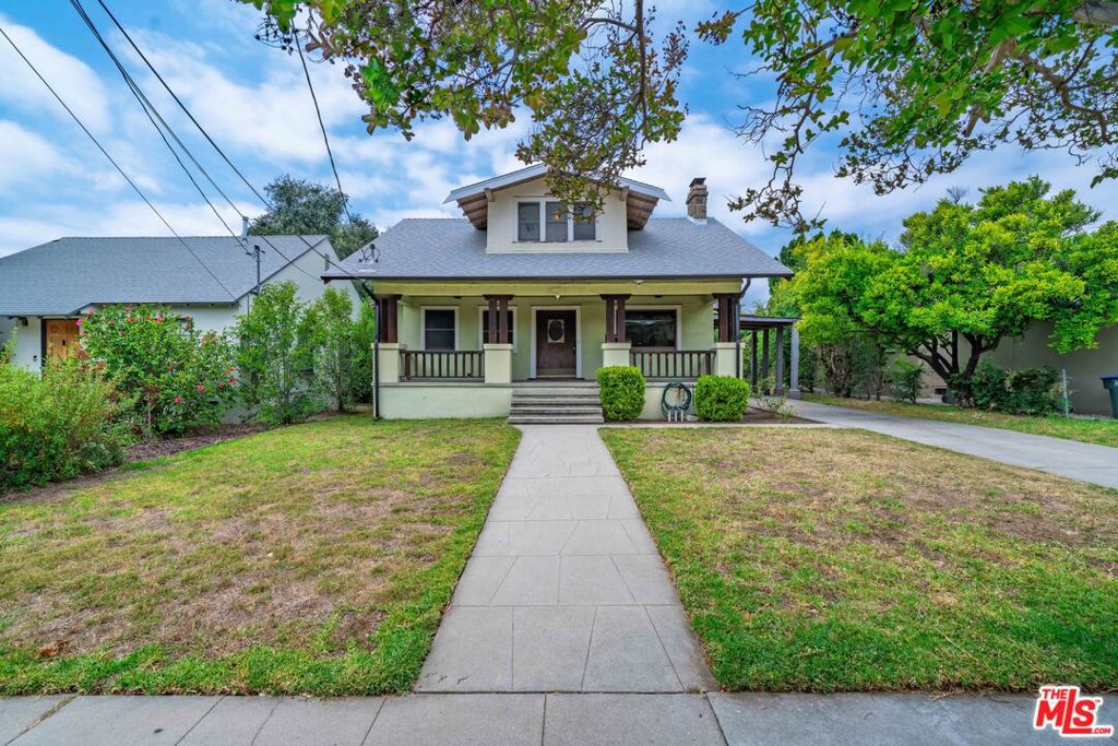 105 El Nido Avenue Property Photo 2