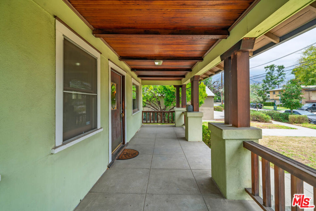 105 El Nido Avenue Property Photo 3