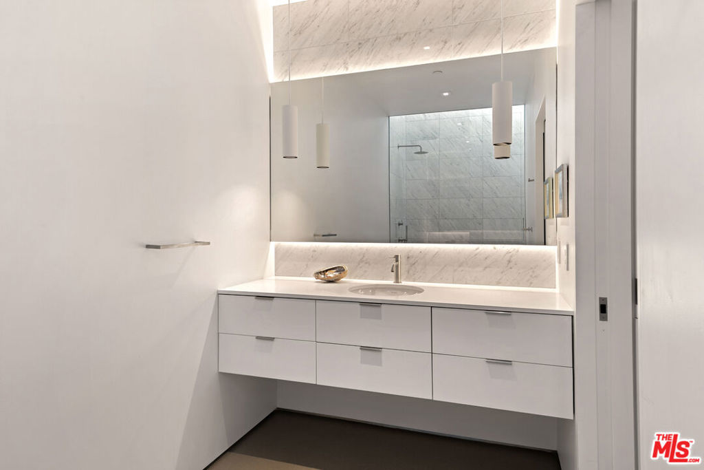 6728 Wildlife Road Property Photo 24
