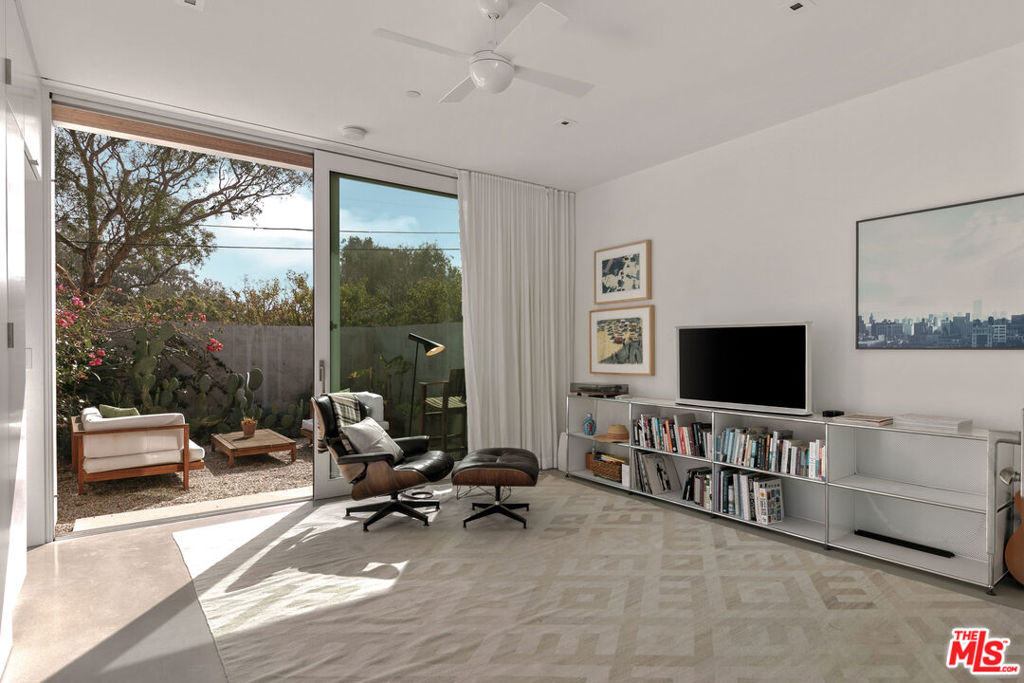 6728 Wildlife Road Property Photo 27