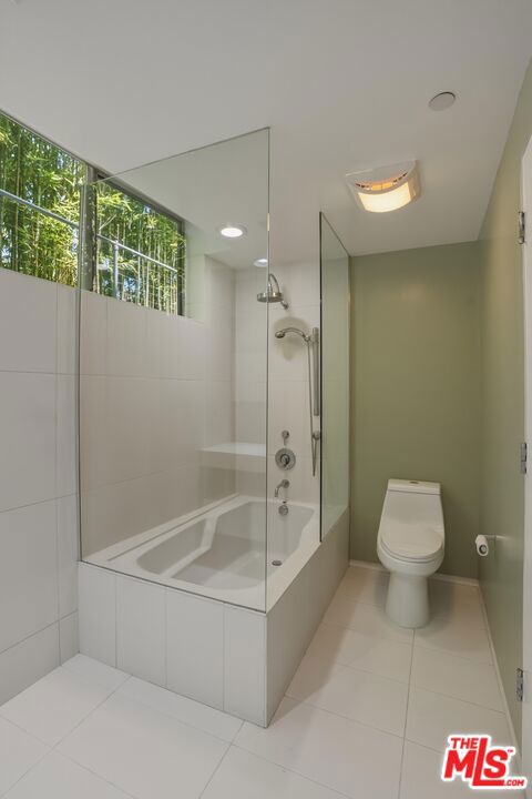 825 N Kings Road 1 Property Photo 21