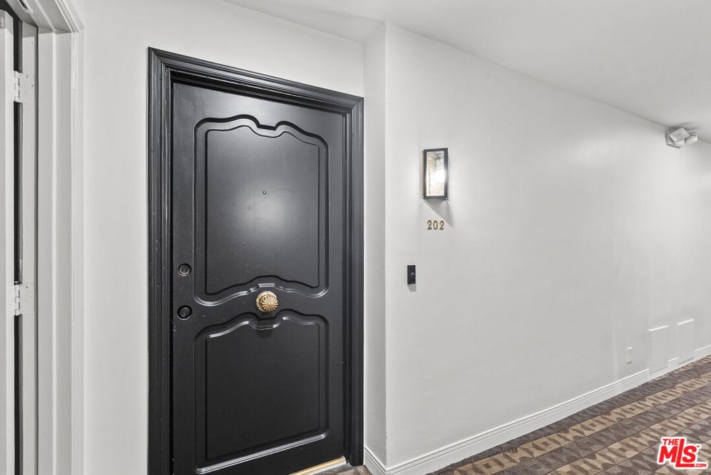 6752 Hillpark Drive 202 Property Photo 2