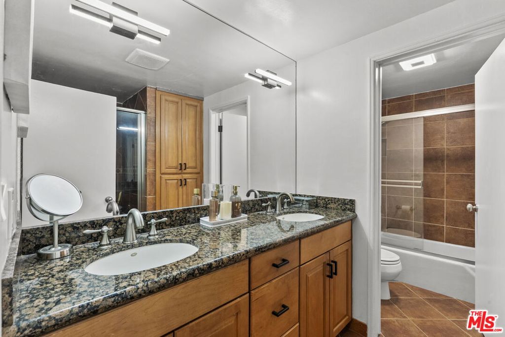 6752 Hillpark Drive 202 Property Photo 15