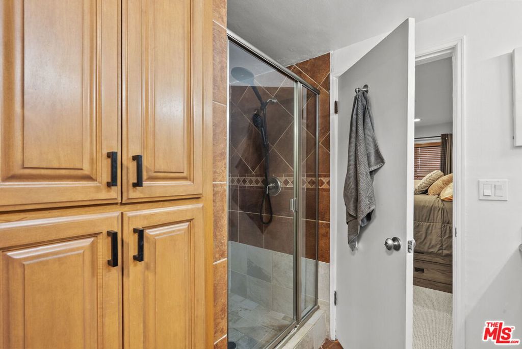 6752 Hillpark Drive 202 Property Photo 16