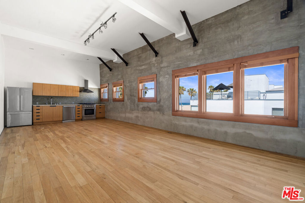 8 Brooks Avenue 13 Property Photo 3