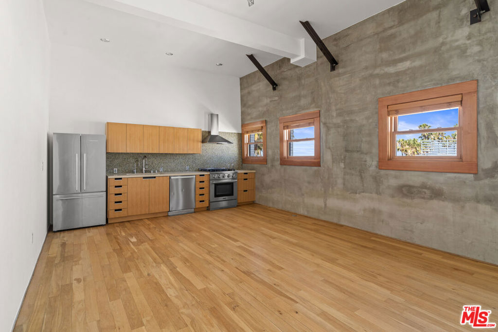 8 Brooks Avenue 13 Property Photo 7