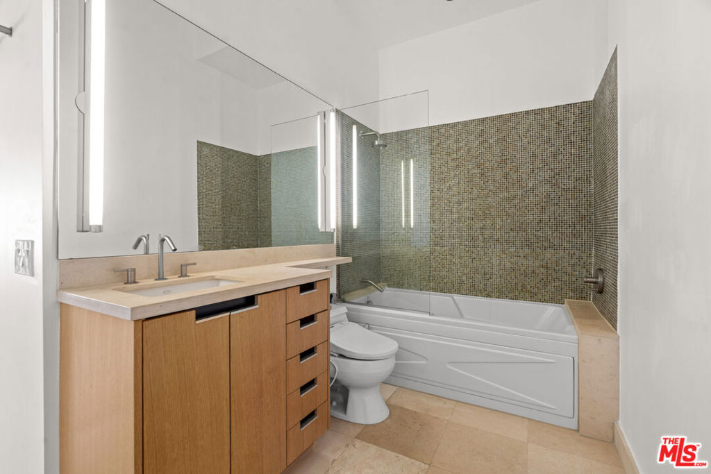 8 Brooks Avenue 13 Property Photo 18