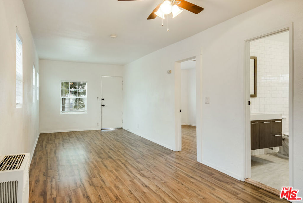 1742 W 36th Street Property Photo 3