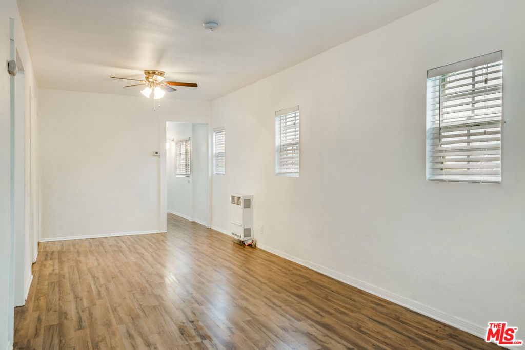 1742 W 36th Street Property Photo 4