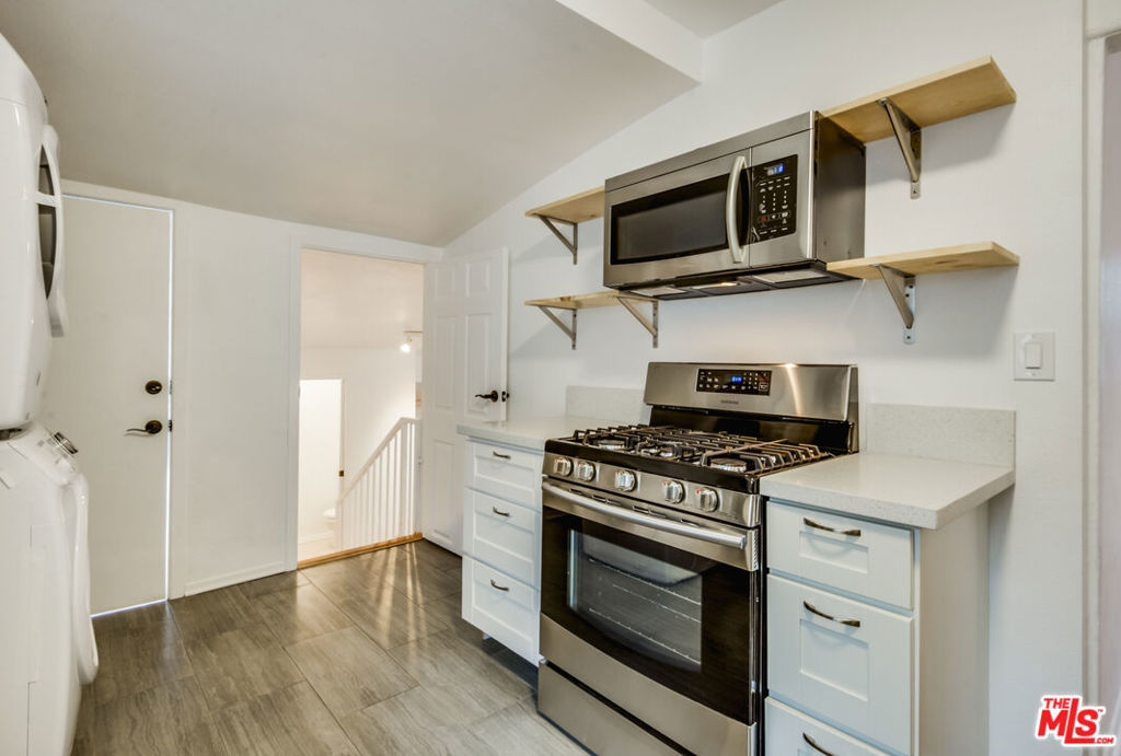 1742 W 36th Street Property Photo 8