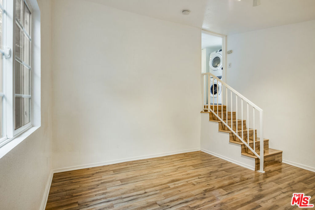 1742 W 36th Street Property Photo 13