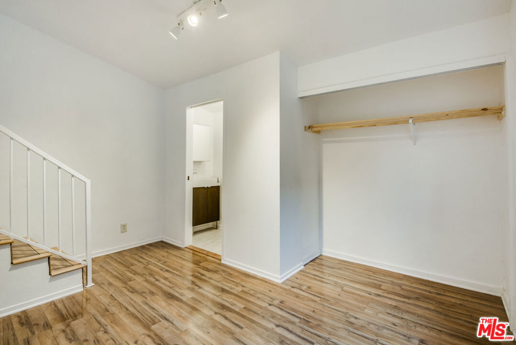 1742 W 36th Street Property Photo 15