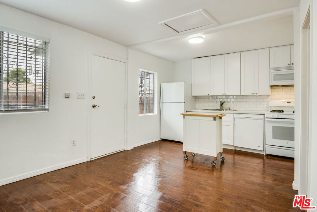 1742 W 36th Street Property Photo 19