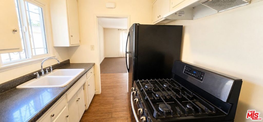 2635 W Imperial Highway 3 Property Photo 7